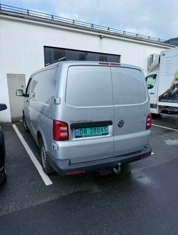 volkswagen-transporter-diesel-2017-big-1