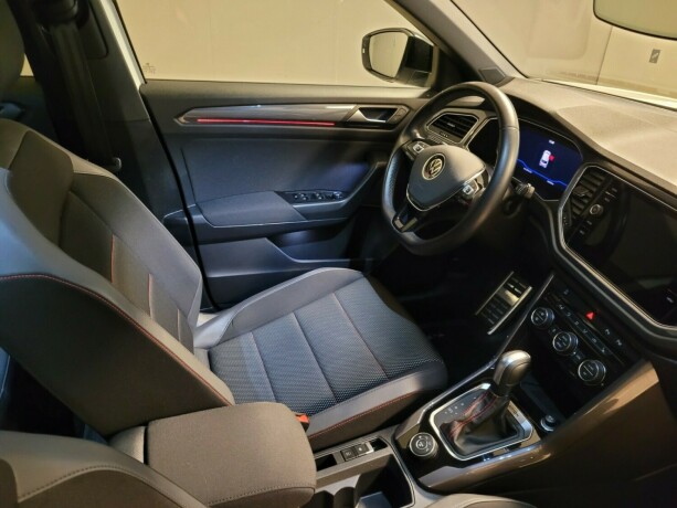 volkswagen-t-roc-diesel-2021-big-15