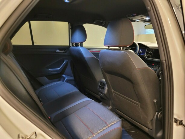 volkswagen-t-roc-diesel-2021-big-17