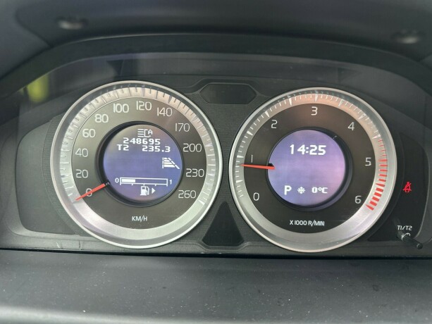 volvo-v70-diesel-2013-big-10