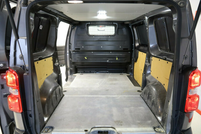 toyota-proace-diesel-2017-big-11