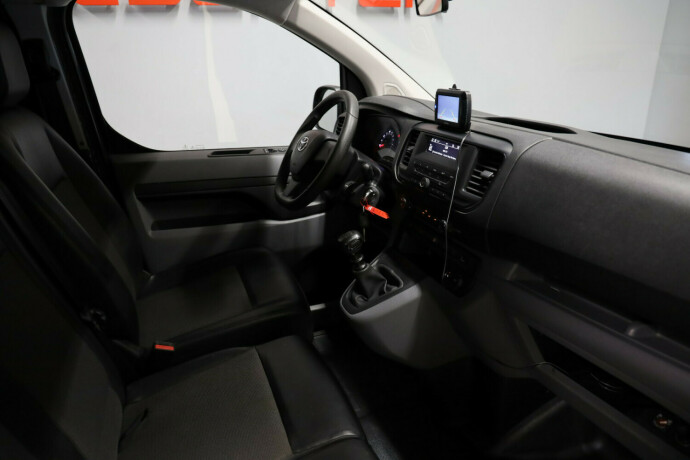 toyota-proace-diesel-2017-big-10