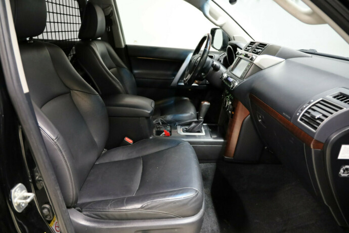 toyota-land-cruiser-diesel-2016-big-11