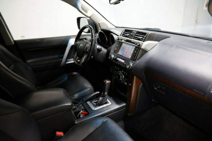 toyota-land-cruiser-diesel-2016-big-10