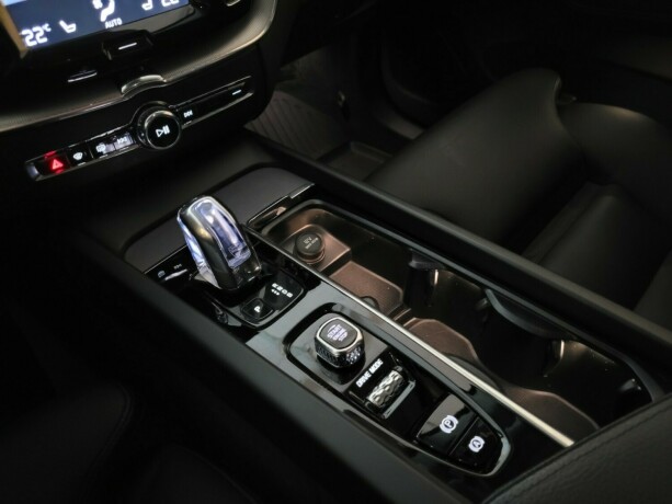 volvo-xc-60-plug-in-petrol-2019-big-30