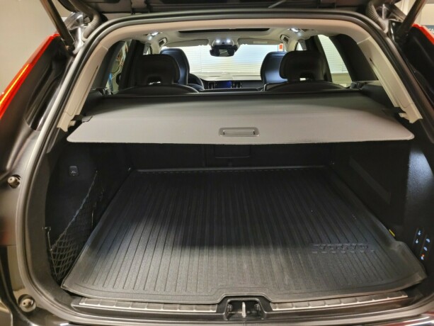 volvo-xc-60-plug-in-petrol-2019-big-18