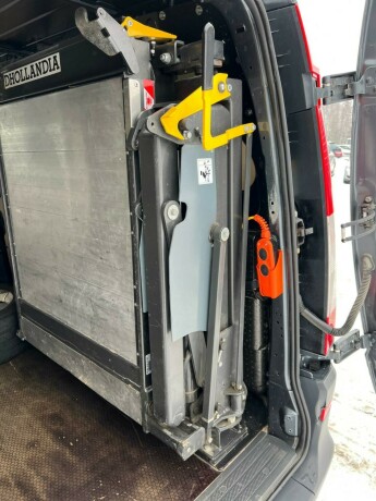 mercedes-benz-vito-diesel-2014-big-17