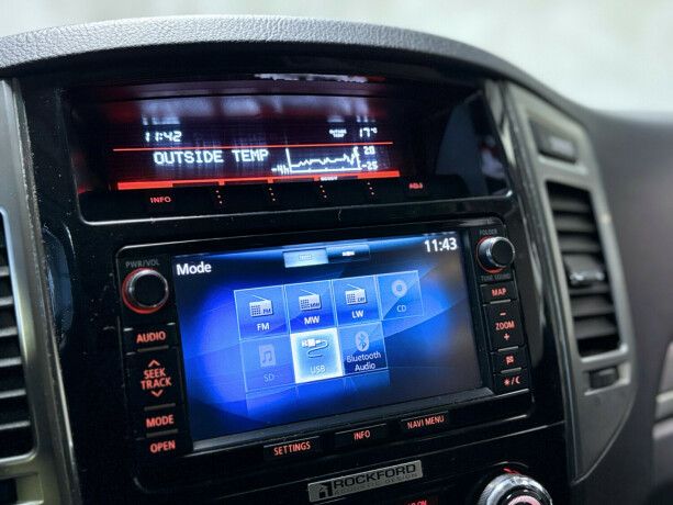 mitsubishi-pajero-diesel-2014-big-7