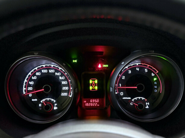 mitsubishi-pajero-diesel-2014-big-14