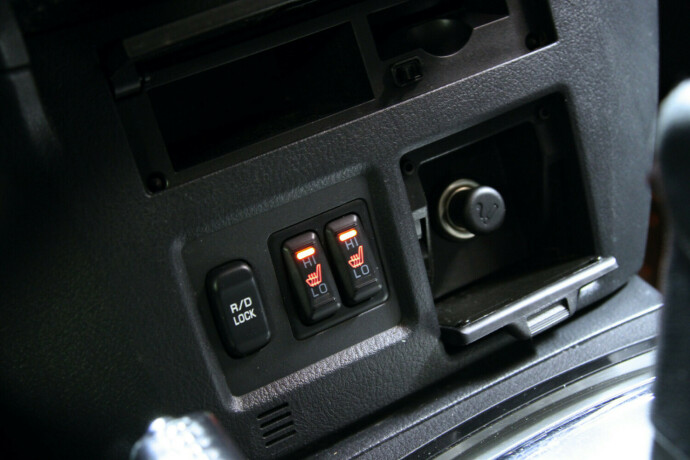 mitsubishi-pajero-diesel-2014-big-10