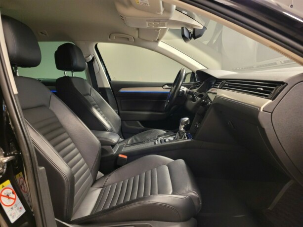 volkswagen-passat-plug-in-petrol-2018-big-10