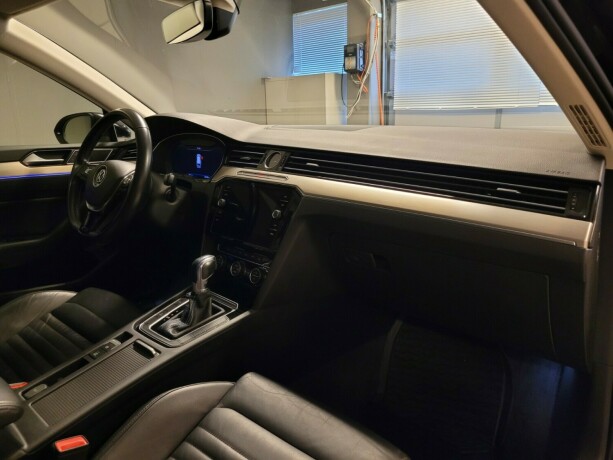 volkswagen-passat-plug-in-petrol-2018-big-12