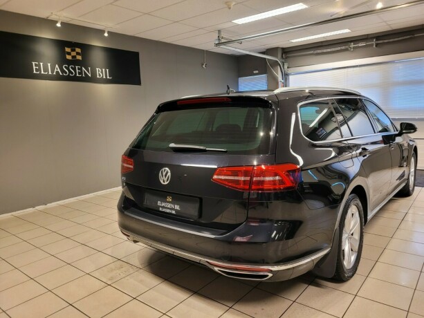 volkswagen-passat-plug-in-petrol-2018-big-5