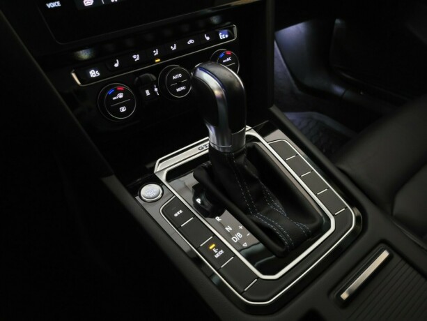 volkswagen-passat-plug-in-petrol-2018-big-27