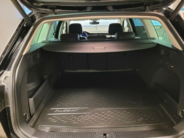 volkswagen-passat-plug-in-petrol-2018-big-19