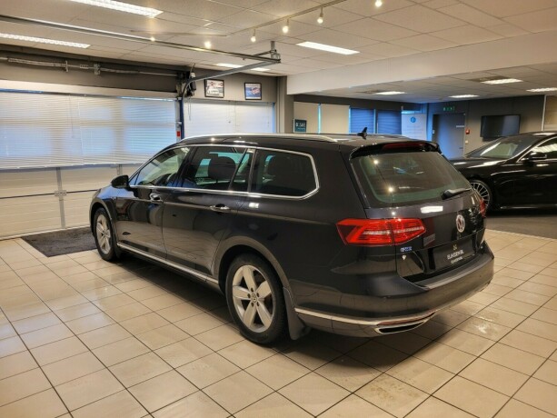 volkswagen-passat-plug-in-petrol-2018-big-6