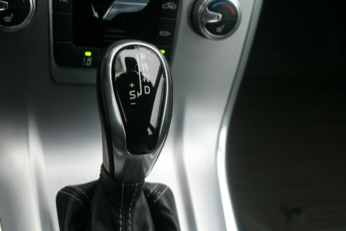 volvo-v70-diesel-2016-big-1