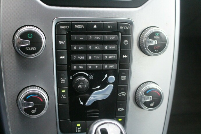 volvo-v70-diesel-2016-big-17