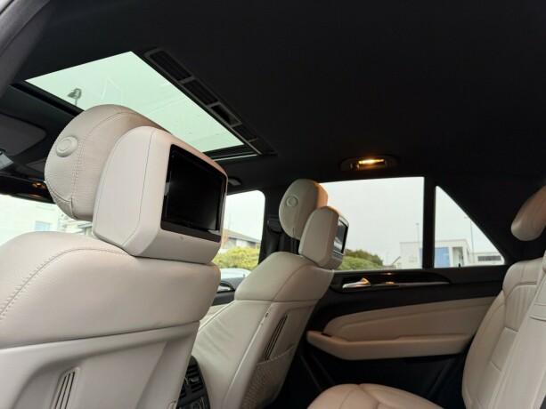 mercedes-benz-m-klasse-diesel-2012-big-16