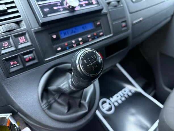 volkswagen-caravelle-diesel-2008-big-17