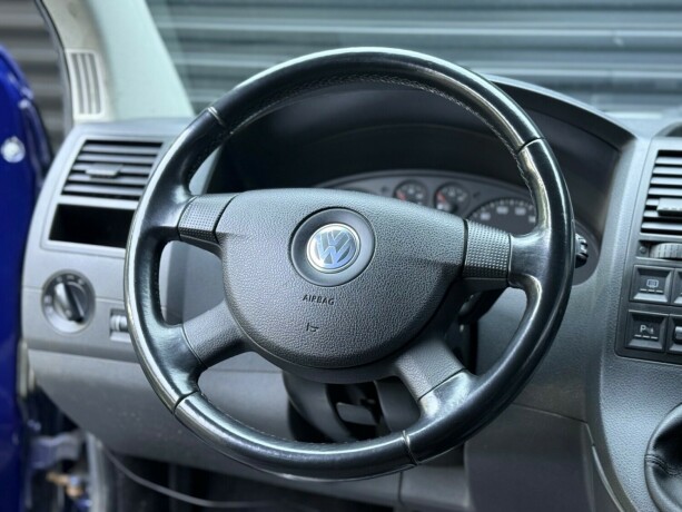 volkswagen-caravelle-diesel-2008-big-12