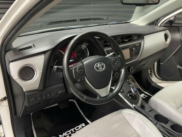 toyota-auris-bensin-2013-big-10
