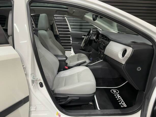 toyota-auris-bensin-2013-big-30