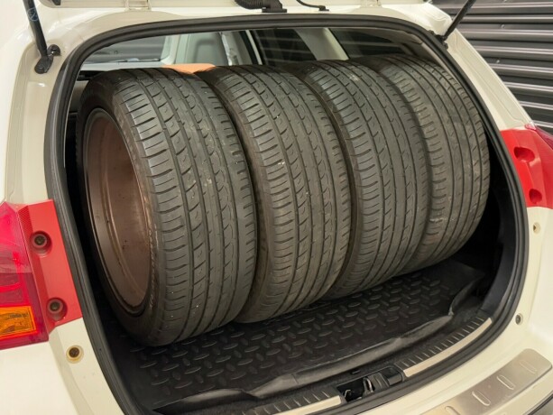 toyota-auris-bensin-2013-big-33