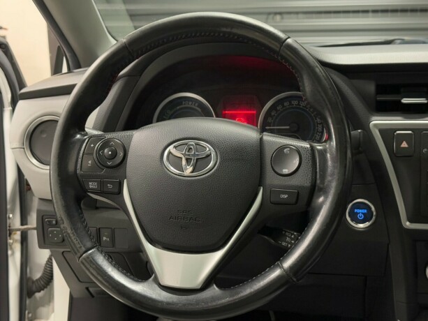 toyota-auris-bensin-2013-big-12