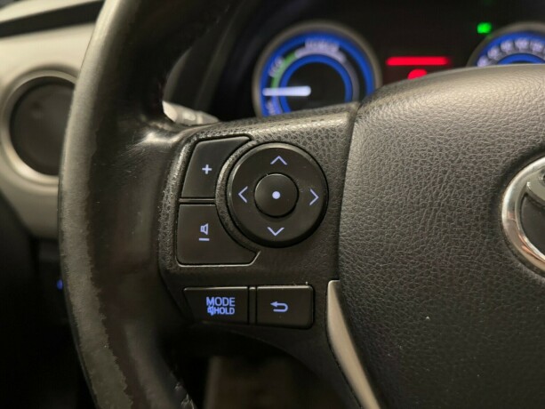 toyota-auris-bensin-2013-big-15