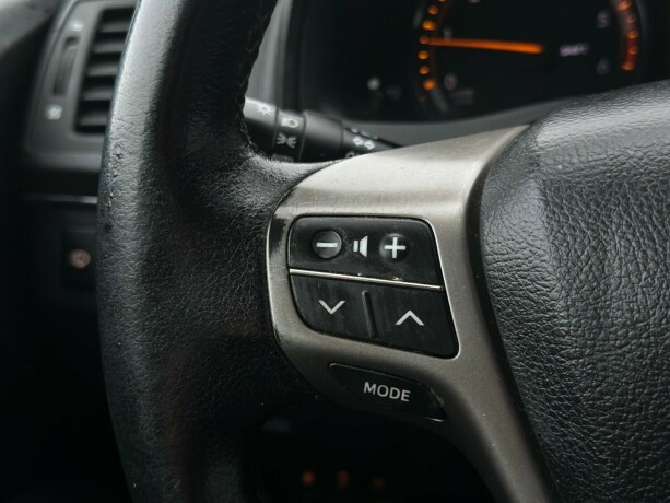 toyota-avensis-diesel-2009-big-19