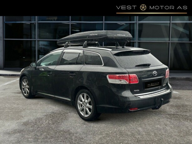 toyota-avensis-diesel-2009-big-4