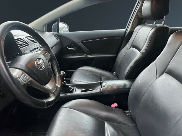 toyota-avensis-diesel-2009-big-7