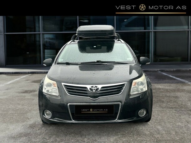 toyota-avensis-diesel-2009-big-1