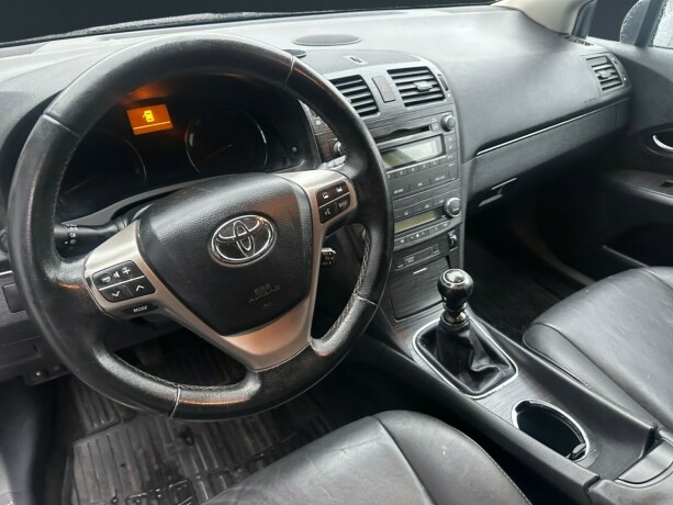 toyota-avensis-diesel-2009-big-8