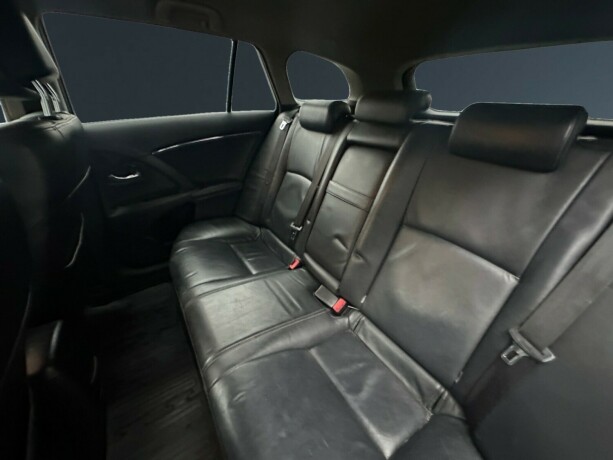 toyota-avensis-diesel-2009-big-13