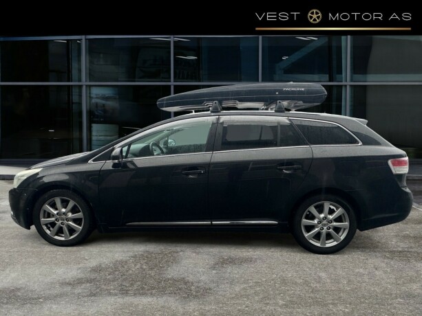 toyota-avensis-diesel-2009-big-3