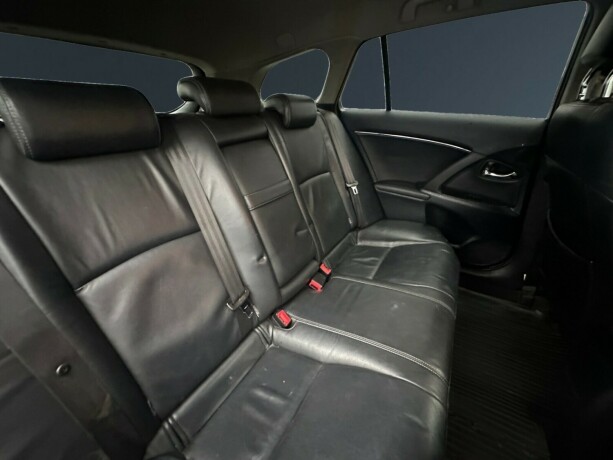 toyota-avensis-diesel-2009-big-14