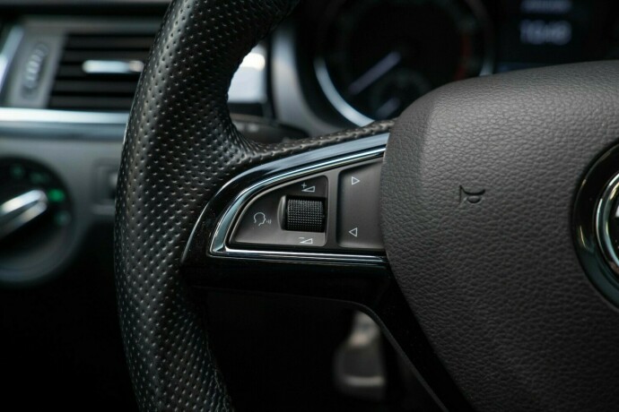 skoda-rapid-bensin-2019-big-11