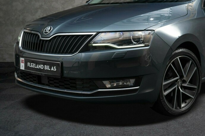 skoda-rapid-bensin-2019-big-2