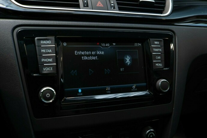 skoda-rapid-bensin-2019-big-20