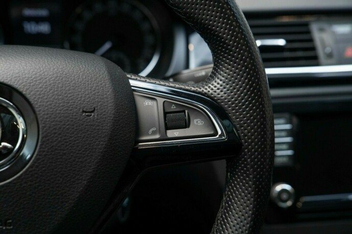 skoda-rapid-bensin-2019-big-12