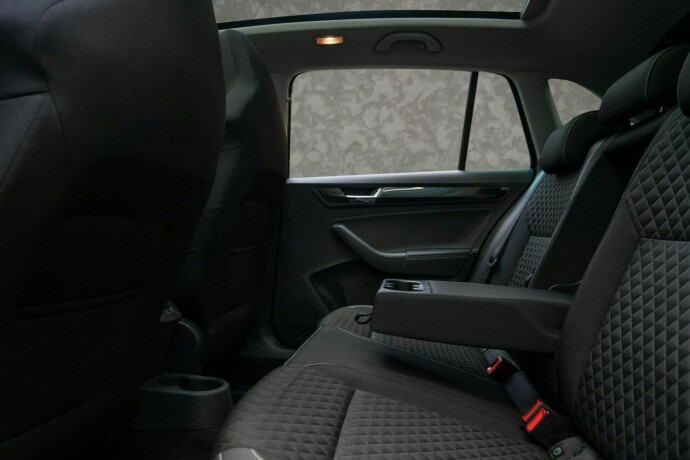 skoda-rapid-bensin-2019-big-26