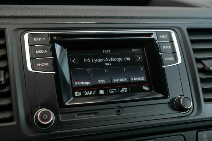 volkswagen-transporter-diesel-2018-big-17