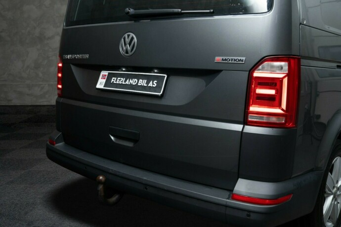 volkswagen-transporter-diesel-2018-big-5