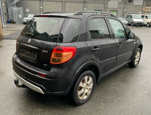 suzuki-sx4-bensin-2007-big-1