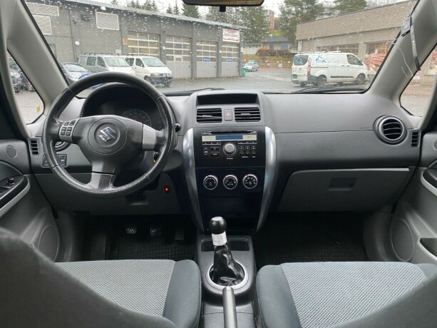 suzuki-sx4-bensin-2007-big-5