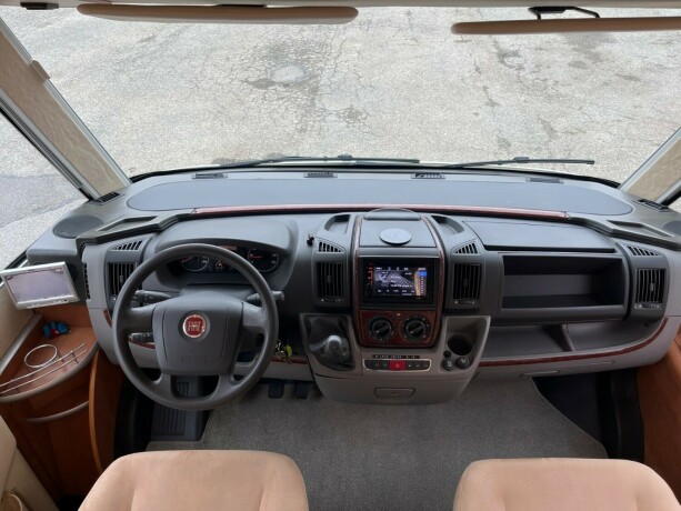 carthago-chic-i47-e-line-2-enkle-senger-senkeseng-alde-diesel-2009-big-16