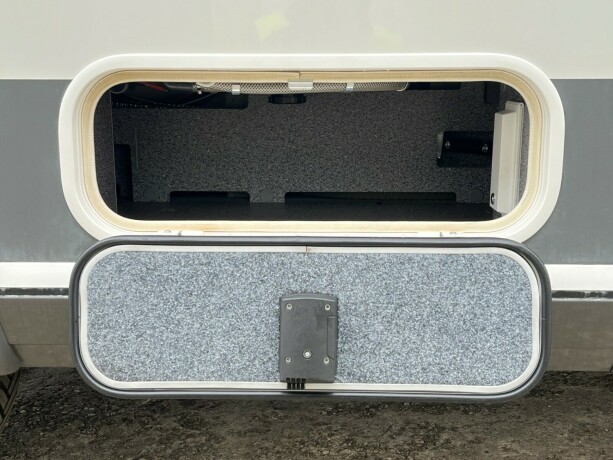 carthago-chic-i47-e-line-2-enkle-senger-senkeseng-alde-diesel-2009-big-8