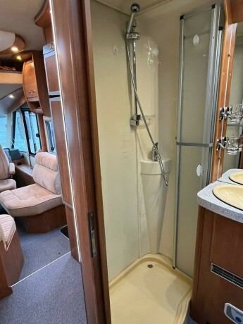 carthago-chic-i47-e-line-2-enkle-senger-senkeseng-alde-diesel-2009-big-65